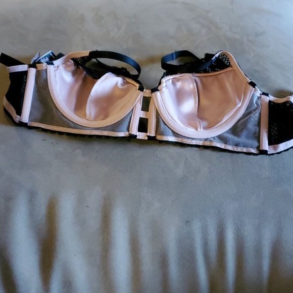 Bra - Picture 3 of 4